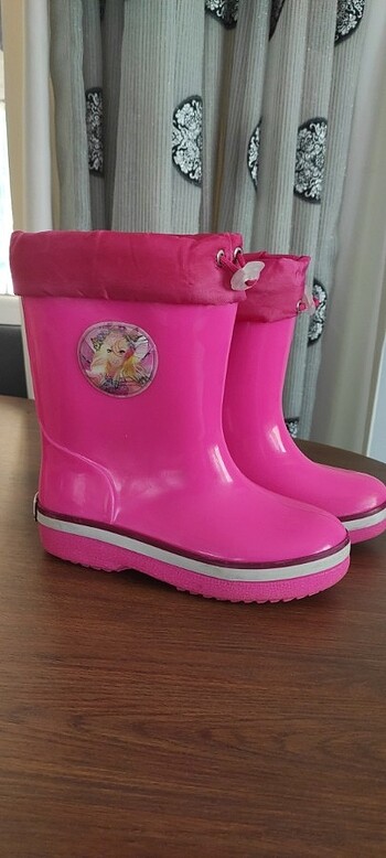 Pembe kız çocuk botu