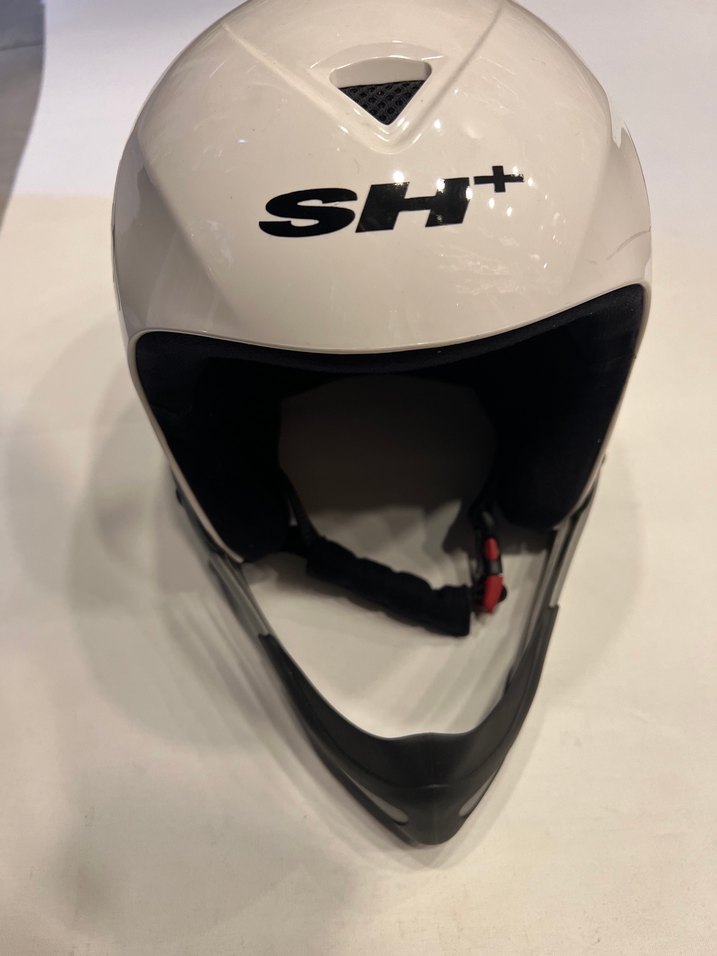 Kask ,Yarış kaskı SH PLUS Marka.
Sıve :56/S
Orjinal İTALYAN Malı - Görsel 2