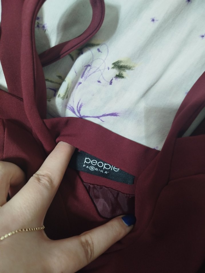 V Yaka Bordo Midi Elbise - Görsel 2