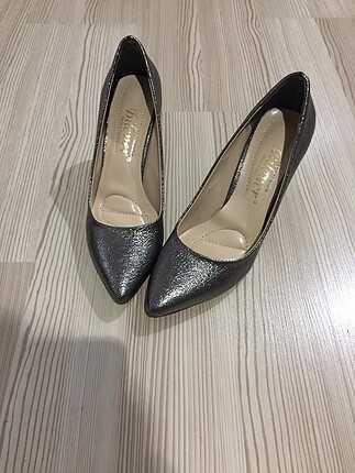 Gümüş Stiletto