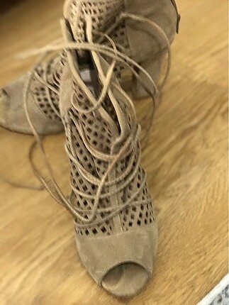 Bershka Topuklu sandalet