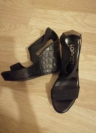 38 Beden siyah Renk Dolgu topuklu şık ayakkabı