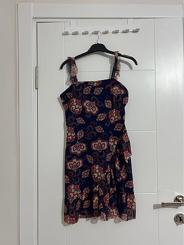 Çiçekli mini elbise