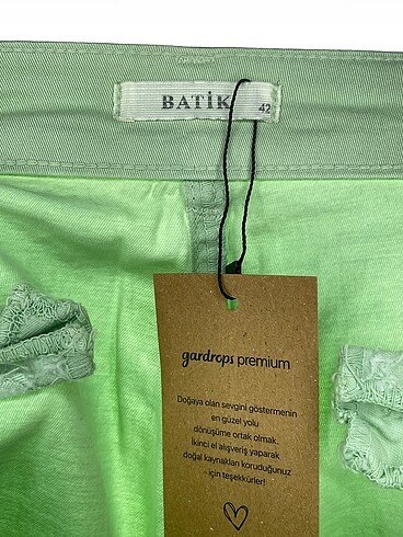 42 Beden yeşil Renk Batik Mini Şort %70 İndirimli.
