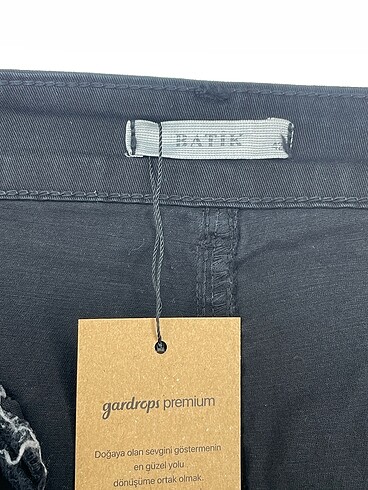 42 Beden siyah Renk Batik Mini Şort %70 İndirimli.