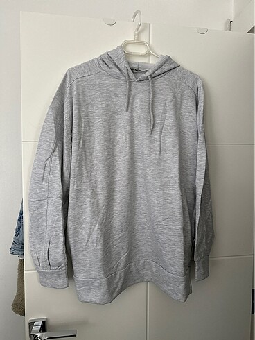 Açık gri oversize cepli sweatshirt