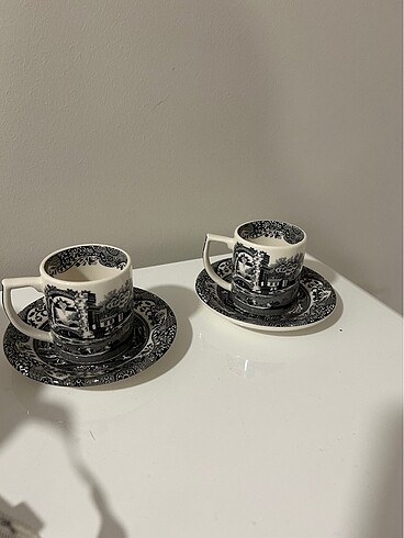 Spode Siyah Kahve Fincanları