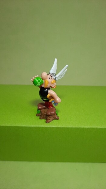 Kinder sürpriz oyuncakları asterix