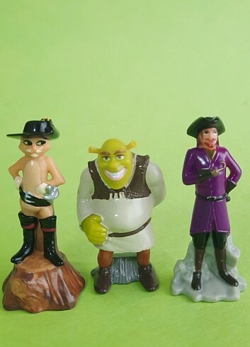 Kinder sürpriz shrek oyuncakları 