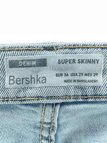 36 Beden mavi Renk Bershka Jean / Kot %70 İndirimli.