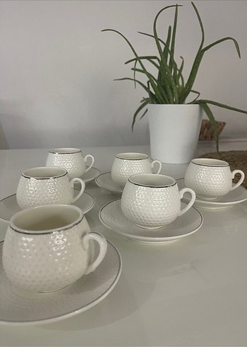 English Home Beyaz Kabartmalı Kahve Fincan Seti