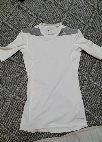 Erkek Adidas Spor techfit fitted tişört 