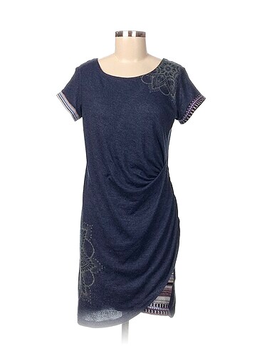 Desigual Kısa Elbise %70 İndirimli.