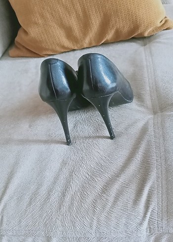 Parlak Siyah Rugan Stiletto Topuklu Kadın Ayakkabı - Görsel 3