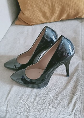 Parlak Siyah Rugan Stiletto Topuklu Kadın Ayakkabı - Görsel 5