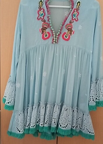 İşlemeli elbise