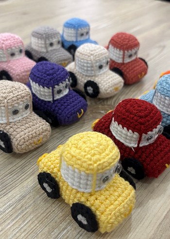 Renkli Örgü Oyuncak Arabalar - Görsel 4
