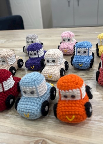 Renkli Örgü Oyuncak Arabalar - Görsel 5