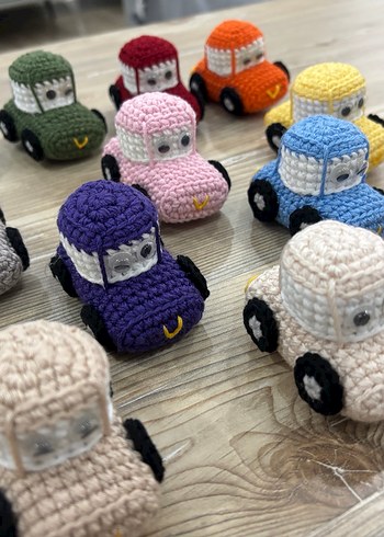 Renkli Örgü Oyuncak Arabalar - Görsel 7