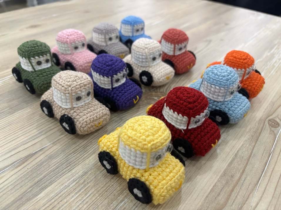 Renkli Örgü Oyuncak Arabalar - Görsel 4