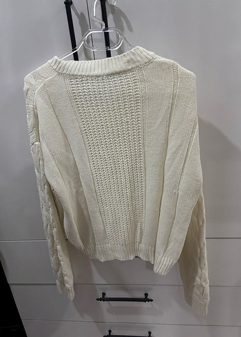 Beyaz V Yaka Örgü Kadın Kazak - Görsel 4