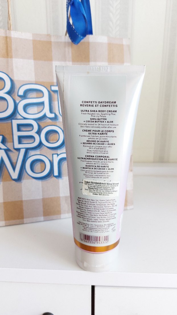 Bath And Body Works Confetti Daydream Vücut Kremi 226 gr - Görsel 2