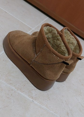 36 Beden UGG Kahverengi Süet Kürklü Kadın Bot