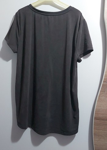 Kahverenhi V Yaka Kadın Tişört - Görsel 3