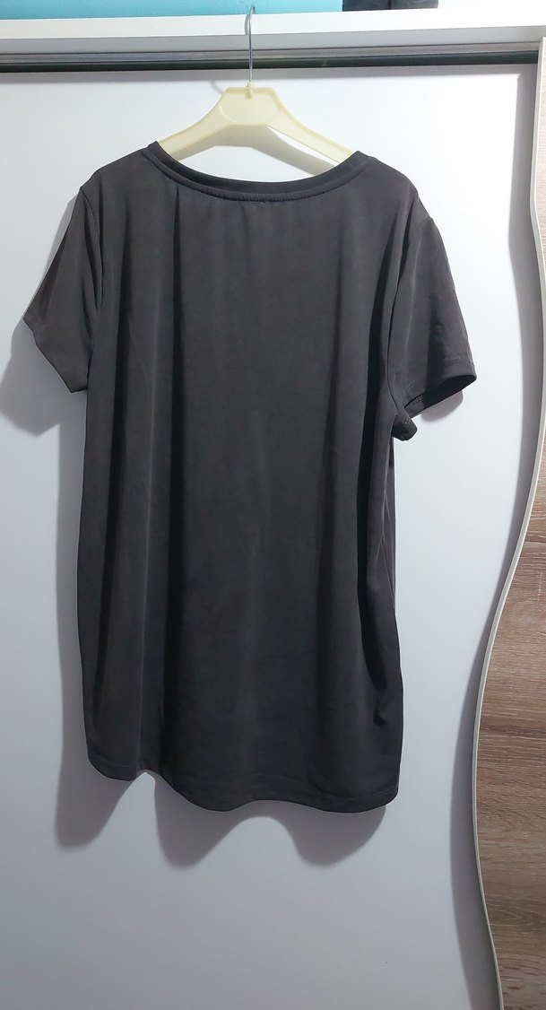 Kahverenhi V Yaka Kadın Tişört - Görsel 3