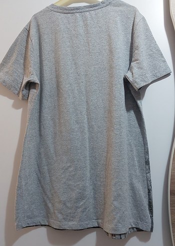 Gri Baskılı Salaş Kadın Tişört - Görsel 2