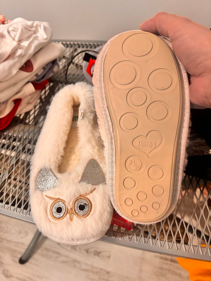 Beyaz Kürklü Kız Çocuk Ev Terliği - Görsel 2