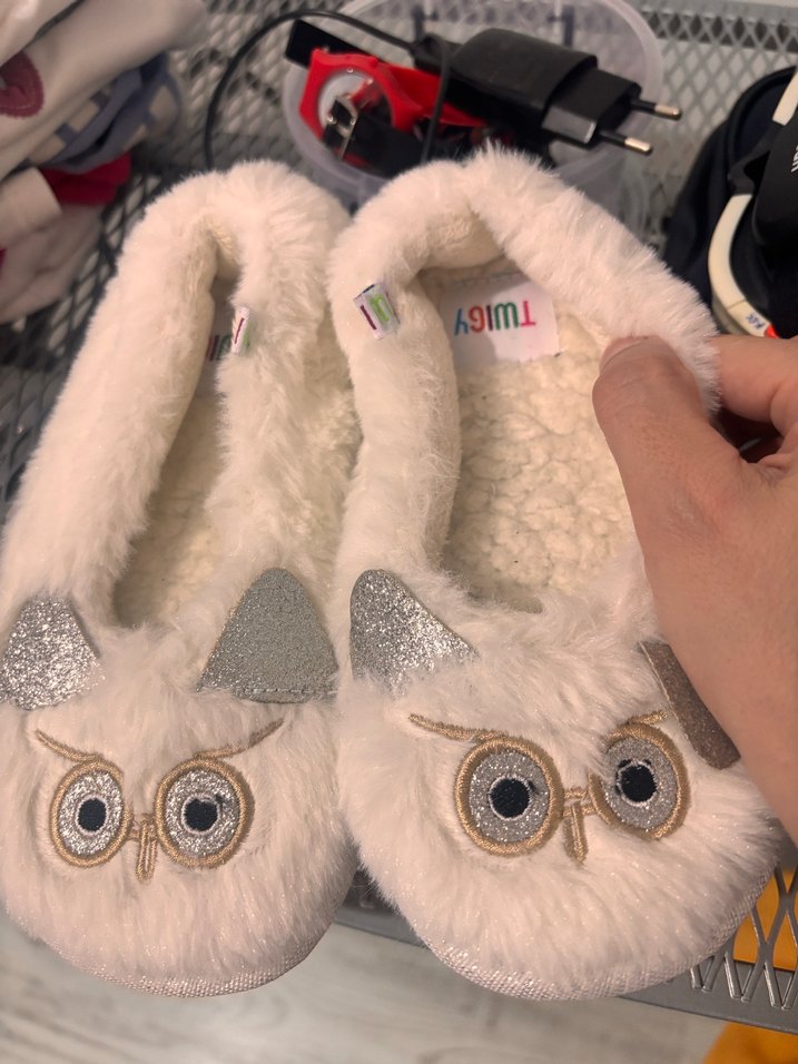 Beyaz Kürklü Kız Çocuk Ev Terliği - Görsel 3