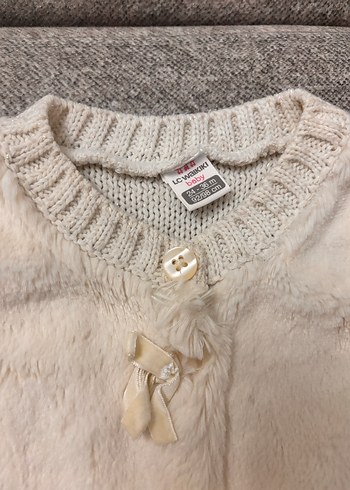 Kız Çocuk Bej Kürklü Yelek - Görsel 2