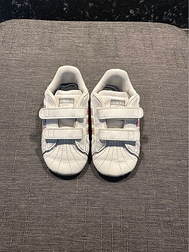 Bebek ayakkabısı adidas