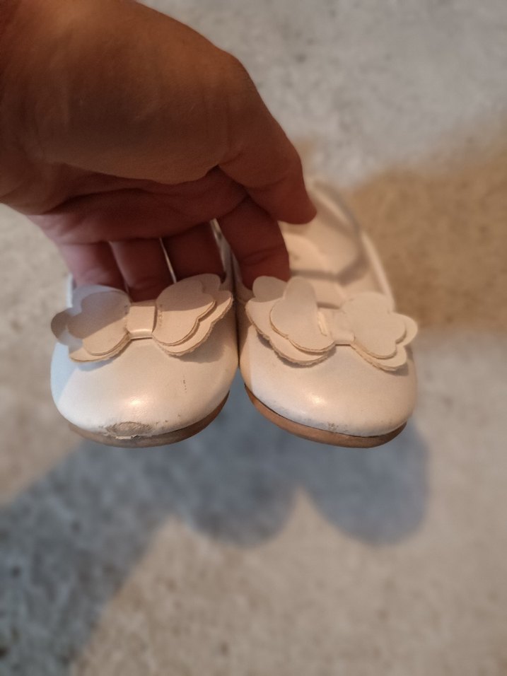 Kız Çocuk Beyaz Tokalı Babet - Görsel 2