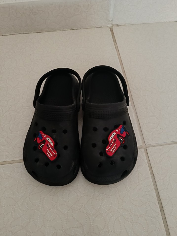 Erkek Çocuk Siyah Kaydırmaz Terlik - Görsel 2