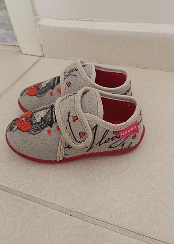 Kız Çocuk Gri Nakışlı Sıcak Terlik - Görsel 2