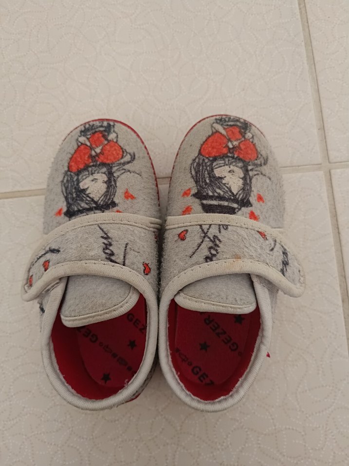 Kız Çocuk Gri Nakışlı Sıcak Terlik - Görsel 4