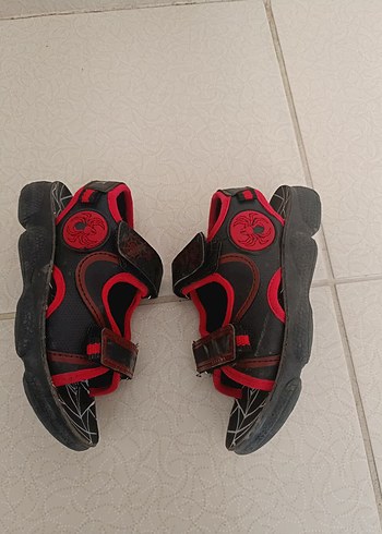 Kız Çocuk Kırmızı Yılan Desenli Tokalı Sandalet - Görsel 3