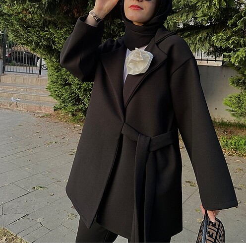 Siyah kaşe kaban