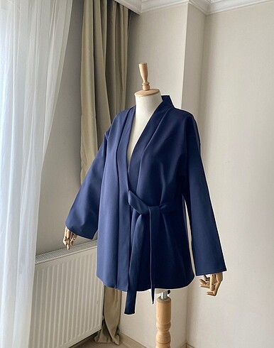 Zara Lacivert bağlamalı ceket
