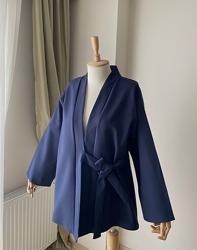 Zara Lacivert bağlamalı ceket