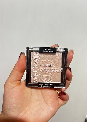 Wet n Wild Shiny Bej Aydınlatıcı