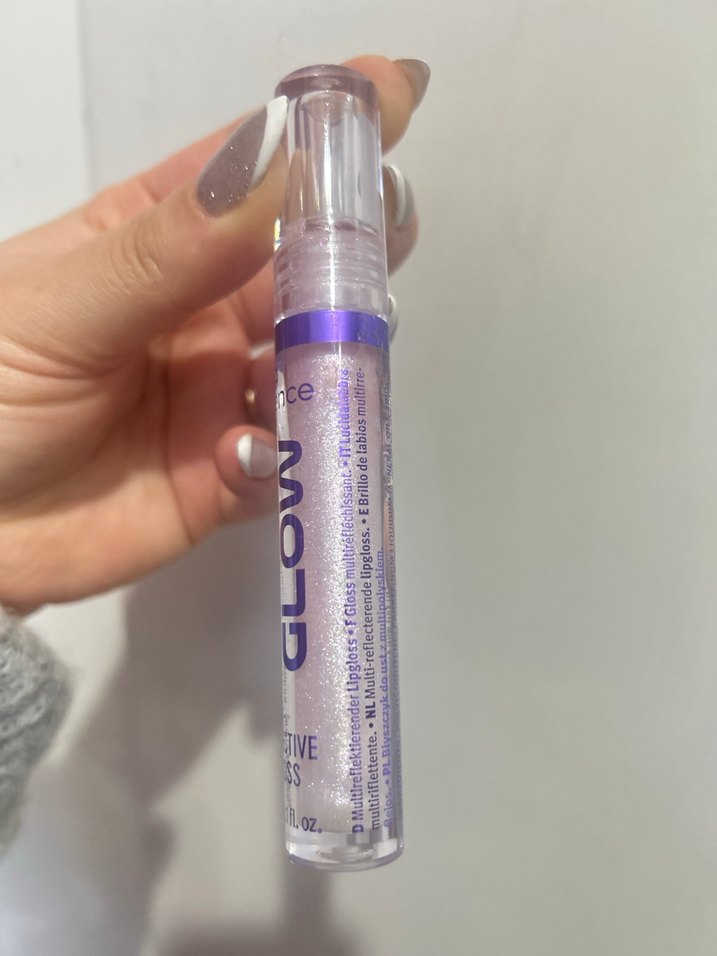 Essence Meta Glow Çok Yansıtıcı Mor Parlak Dudak Parlatıcısı - Görsel 2