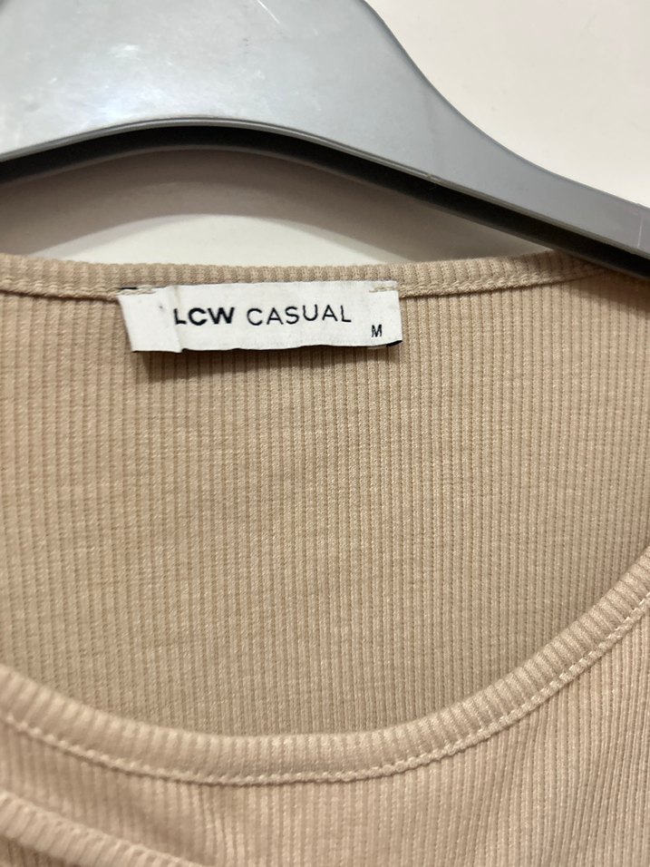 Bej Uzun Kollu Bluz alt dikişleri biraz söküldüğü için uyguna - Görsel 2