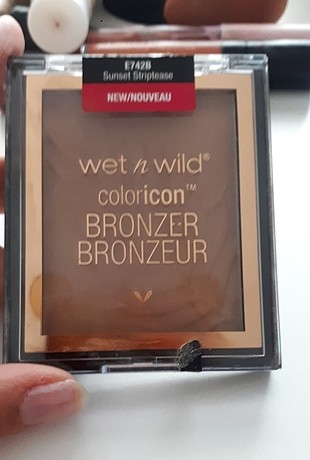 wetn bronzer