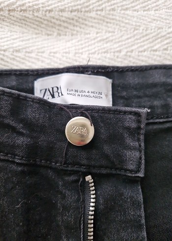 34 Beden siyah Renk Zara jean.