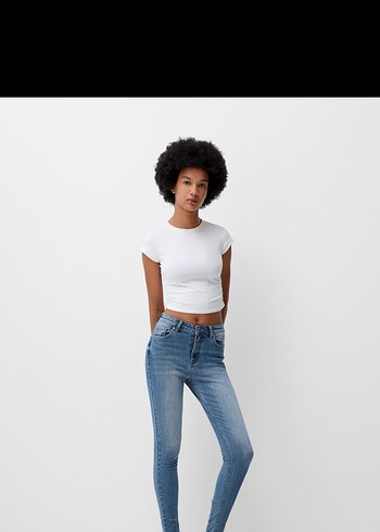 BERSHKA JEAN.