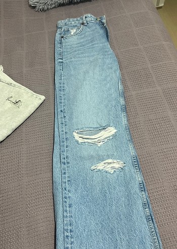 Yırtık Detaylı Mavi Bol Kesim Midi Kot Pantolon