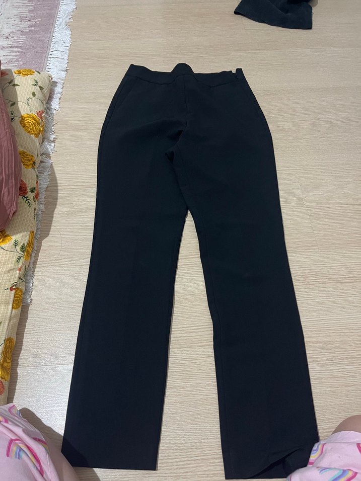 Kadın Siyah Normal Kesim Kumaş Pantolon - Görsel 3